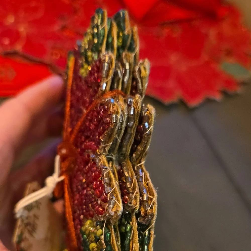 Beaded POINSIETTA Coaster Set - Picture 5 of 5